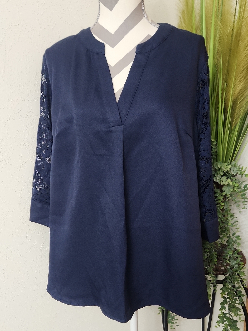 Emery Rose Navy Split-Neck Top with Lace Three-Quarter Sleeves